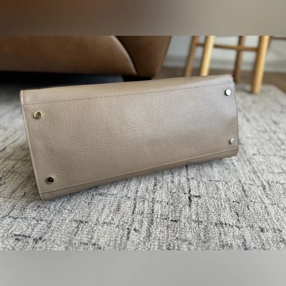 Claudia Firenze Pebbled Leather East-West Tote Bag - Picture 5 of 5